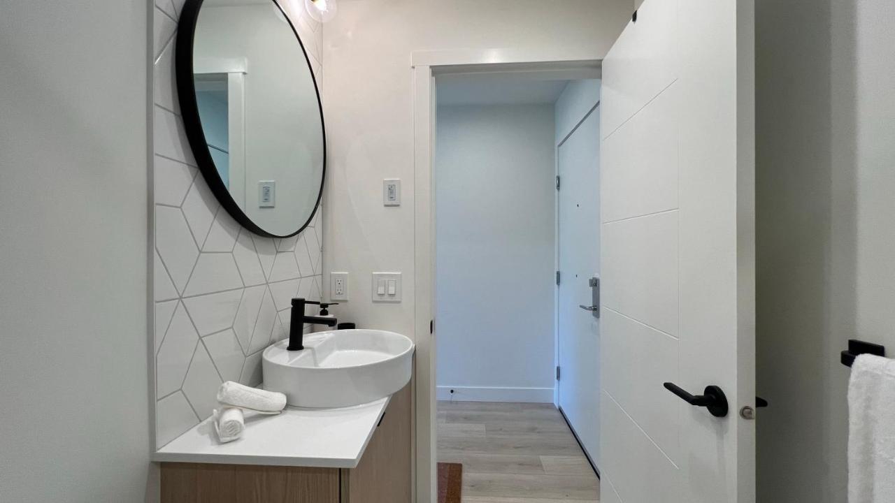 Hillside Oasis By Iris Properties! Victoria Esterno foto
