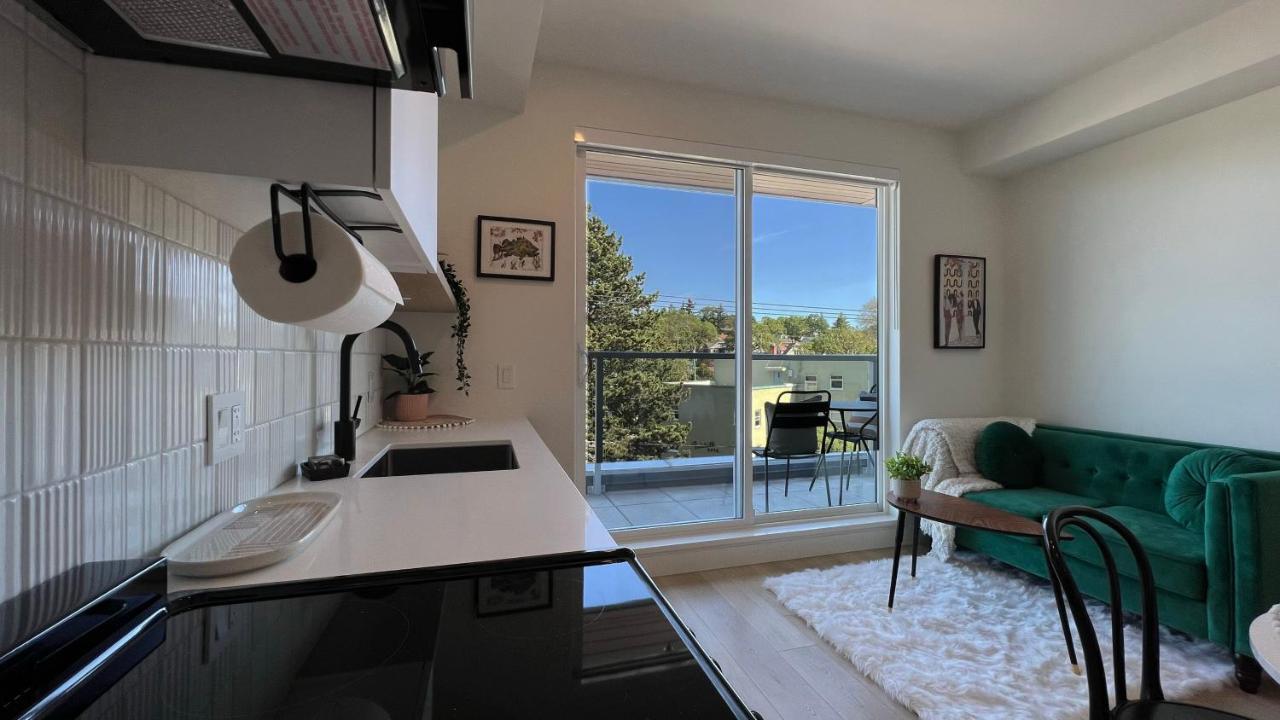 Hillside Oasis By Iris Properties! Victoria Esterno foto